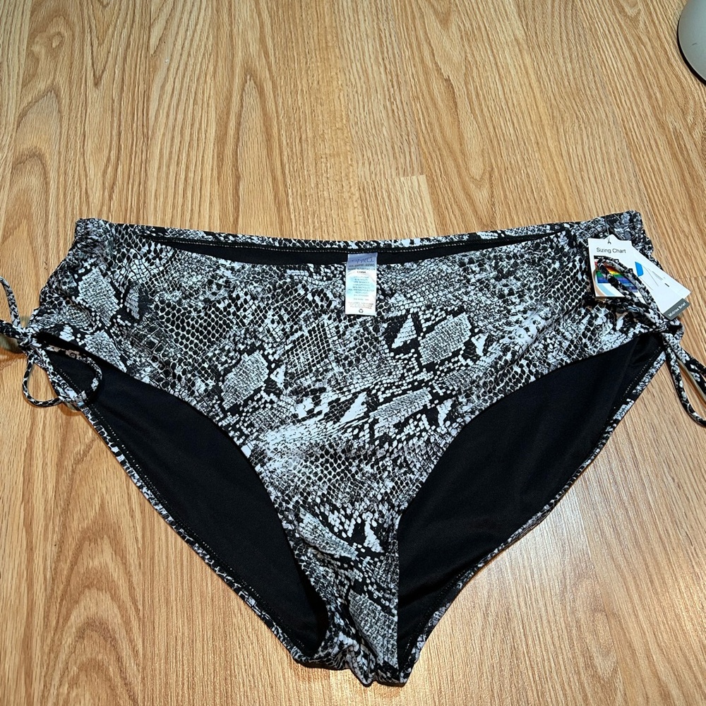 NWT Time and Tru snakeskin cinch bikini bottoms 2X 20W-22W